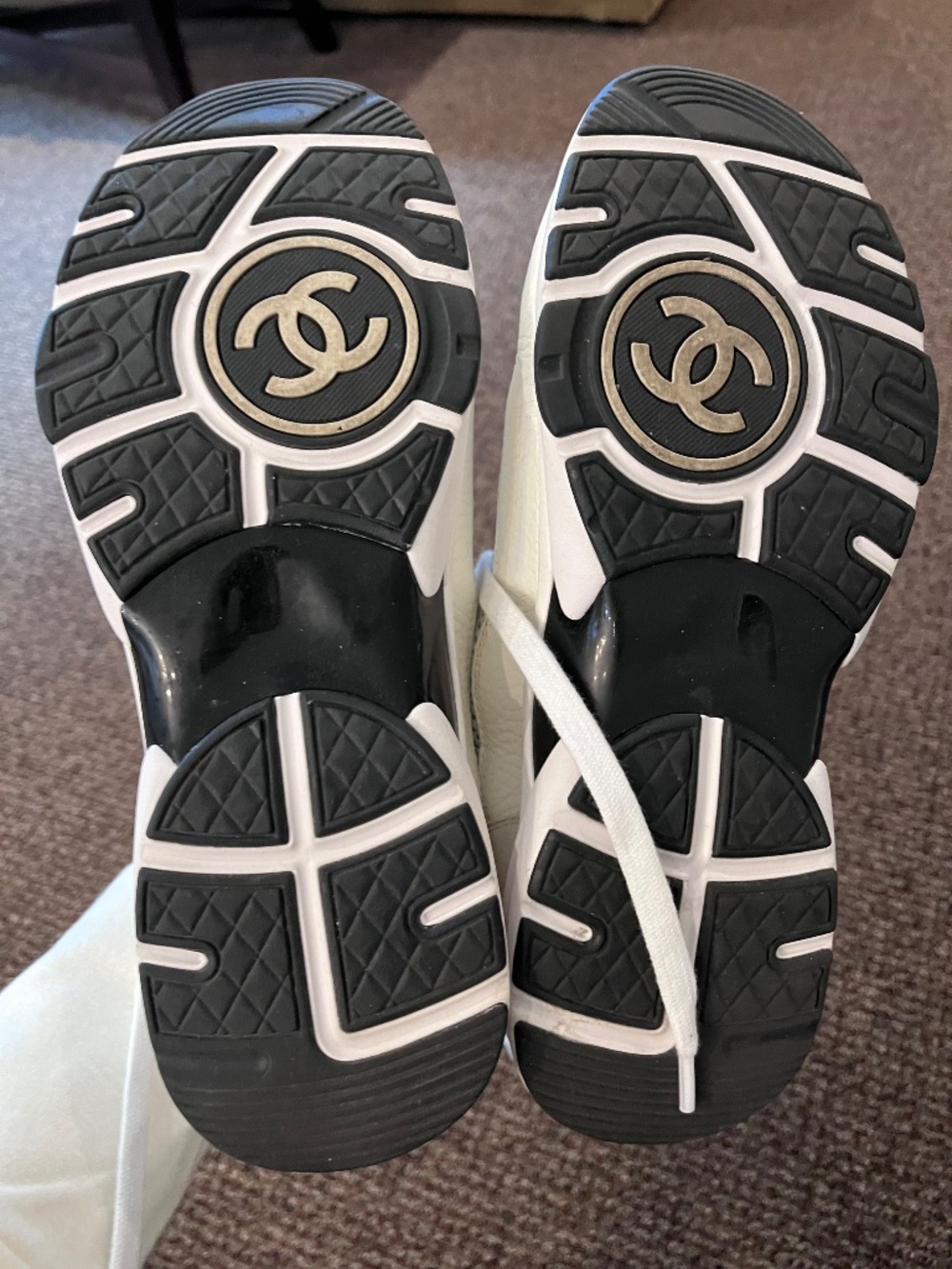 Like new Chanel sneakers size 40 - Picture 6 of 8